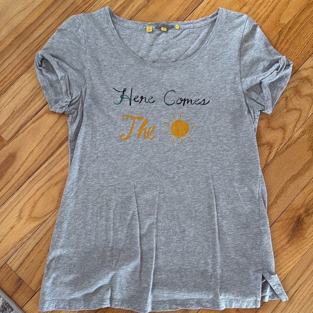 Women’s casual t shirt, Here comes the sun, size XS